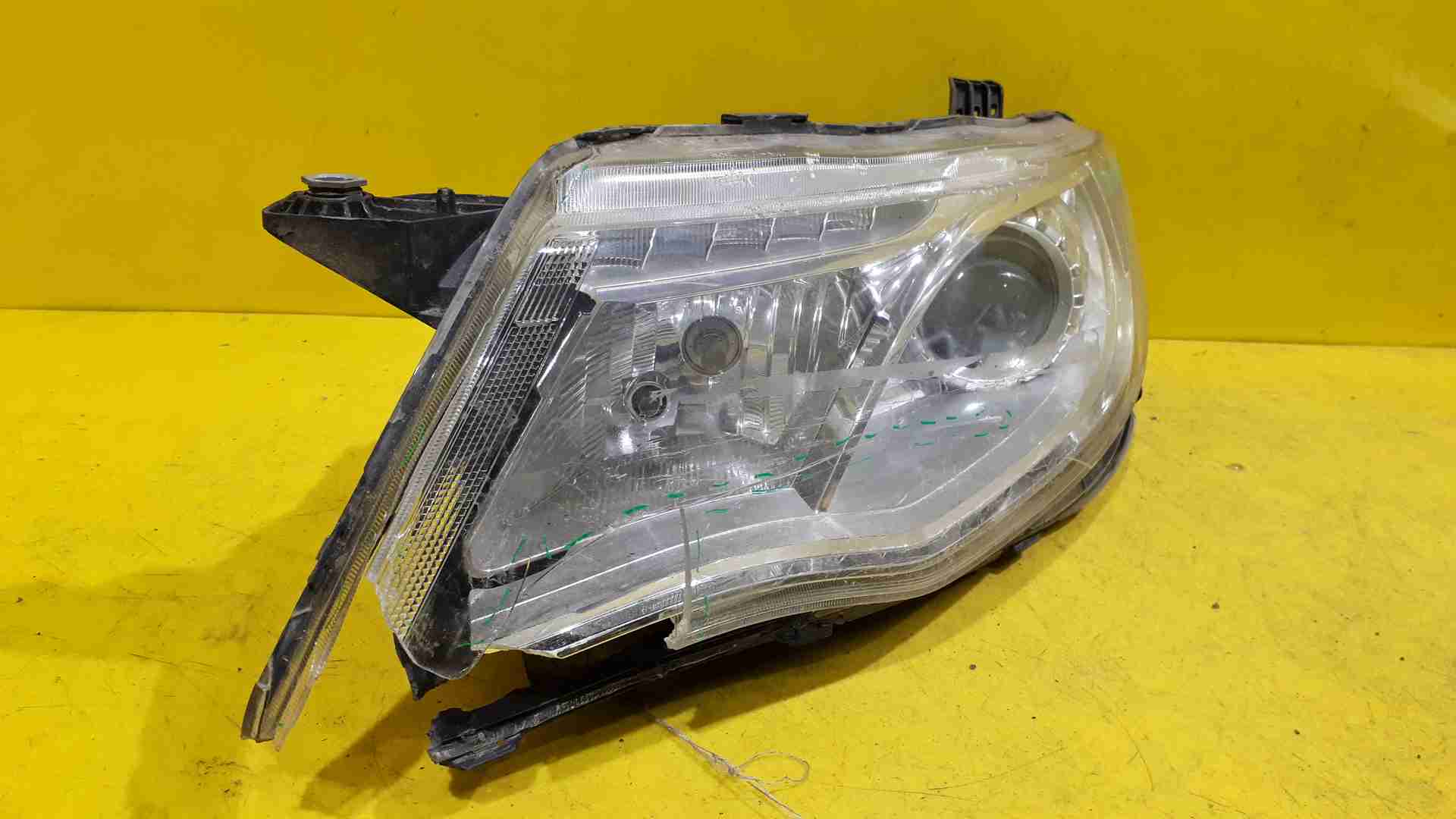 Фара левая Geely Atlas 16-н.в. 70510032
